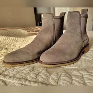 EUC Women's Clarks Boots